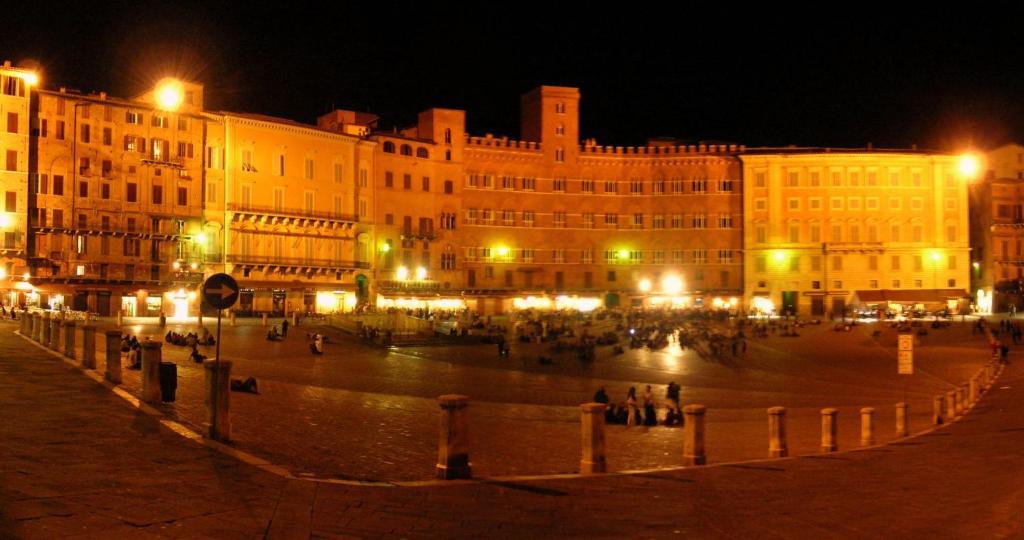 Vacanze Senesi Siena Buitenkant foto